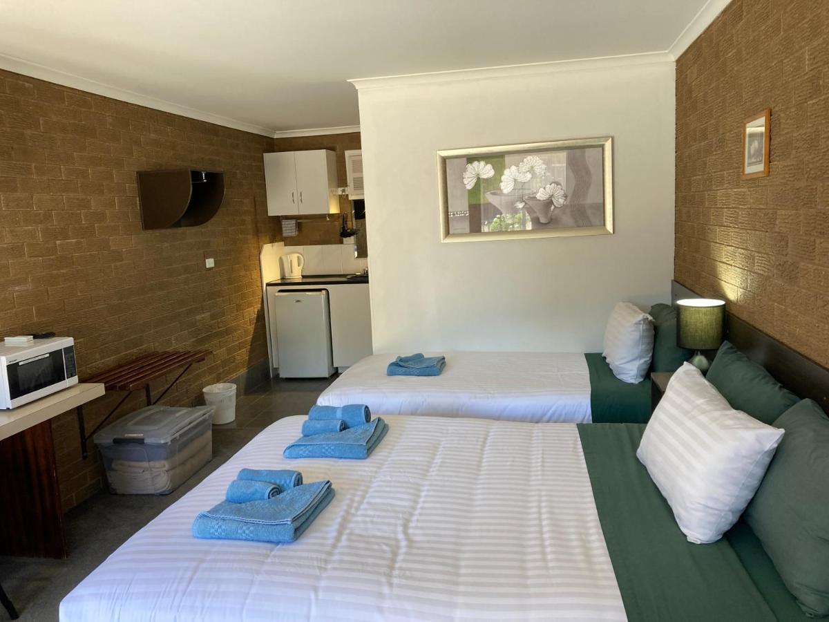 נאראנדרה Camellia Motel מראה חיצוני תמונה