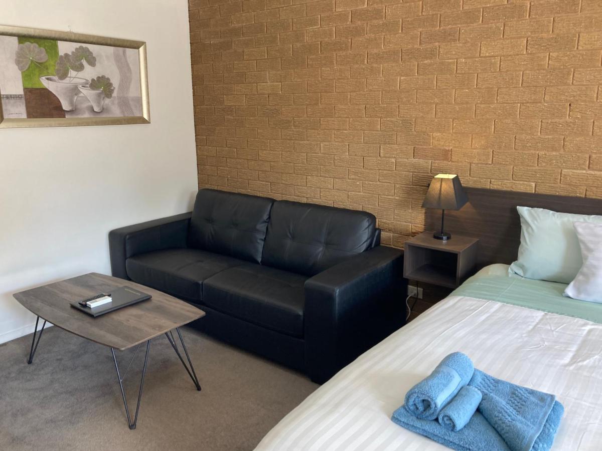 נאראנדרה Camellia Motel מראה חיצוני תמונה