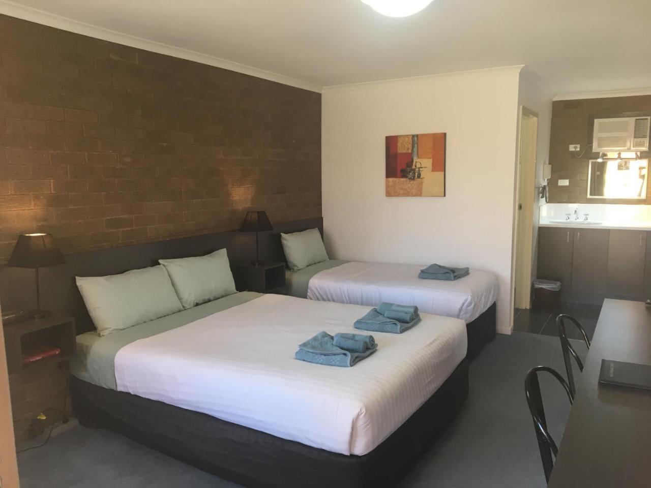 נאראנדרה Camellia Motel מראה חיצוני תמונה