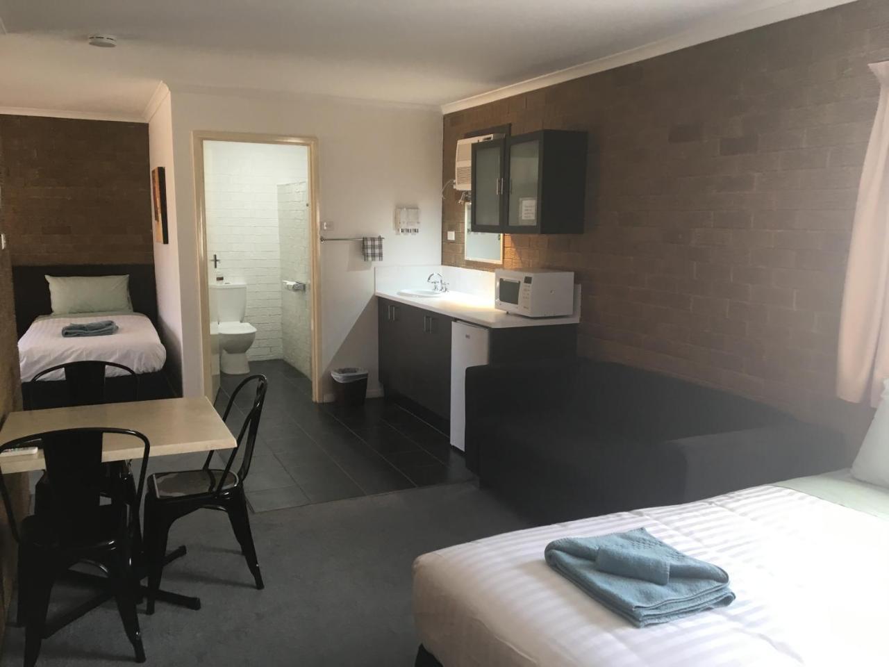 נאראנדרה Camellia Motel מראה חיצוני תמונה